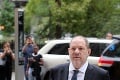 Na Weinsteina sa to valí z každej strany: Ďalšie obvinenia zo znásilnenia a sexuálneho zneužitia