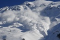 Lyžiarsky svah pochovala lavína: Hlásia prvú obeť, záchranári pátrajú po uviaznutých ľuďoch