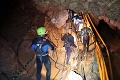 Zo zatopenej jaskyne vyslobodili štyroch chlapcov: Záchrannú akciu museli prerušiť