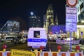 Evakuácia vianočných trhov v Berlíne: Pred 3 rokmi narazil na tom istom mieste útočník autom do davu