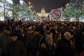 Tisícky Čechov protestovali proti Babišovi: On bol zatiaľ na predvianočnom stretnutí so Zemanom