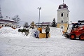 Veľkú novinku na vianočných trhoch v Brezne pokazilo počasie: Z atrakcie ostali len kopy snehu!