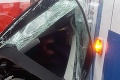 Hrozivá nehoda auta a električiek v Brne: Vodič mal obrovské šťastie, že prežil