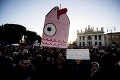 Tisce ľudí zaplnili Rím: Sardinky protestovali proti Salvinimu