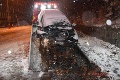 Fatálna dopravná nehoda na strednom Slovensku: Vodič neprežil čelný náraz do múru