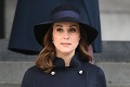 Kate sa to na verejnosti snažila skryť, fotky všetko odhalili: Čo sa to s vojvodkyňou deje?!
