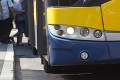 Policajti kontrolovali autobus pri Piešťanoch: Odhalili v ňom ilegálnych cudzincov