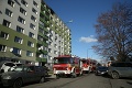 Na 8. poschodí bratislavskej bytovky vypukol požiar: Jednu osobu museli ošetriť