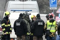 Veľké množstvo nebezpečných chemikálií v byte v Brne: Policajti našli 1 muža bez známok života, 25 ľudí evakuovali