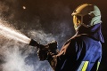 Nemocnicu v Nemecku zachvátili plamene: Požiar má jednu obeť, desiatky ľudí utrpeli zranenia