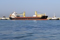 Grécky ropný tanker prepadli piráti: Uniesli 19 členov posádky