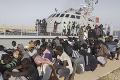 Pri pobreží Líbye zachránili viac ako 200 migrantov: Plavili sa na troch člnoch