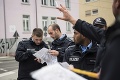 Rozruch vo Frankfurte nad Mohanom: Svoje bydliská muselo opustiť 1400 ľudí