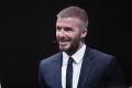 Beckham oslavoval prvé víťazstvo svojho tímu: Strhaný, strapatý a s vlajkou naopak