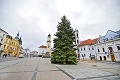 Stromček v Banskej Bystrici osadili až na 3. pokus: Uvidíte druhú voľbu, bude vám do smiechu