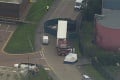 Hororový objav v Británii: V nákladnom aute našli 39 mŕtvol