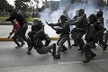 Masívne protivládne protesty v Kolumbii: Hlásia najmenej troch mŕtvych