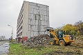 Zničenú bytovku na Luníku zbúrajú za 95-tisíc, primátor Polaček: Obyvatelia si nevážili, čo dostali zadarmo
