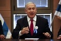 Izraelský premiér má veľký problém: Netanjahua obžalovali z podvodu a úplatkárstva