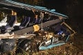 Hrozivé slová odborníka o nehode pri Nitre: Proti 30-tonovému nákladiaku nemal autobus šancu