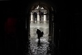 Smutný pohľad, takmer polovica centra Benátok je pod vodou: Predpoveď počasia robí ľuďom vrásky
