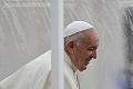 Pápež František nešetril kritikou: Chamtivosť niekoľkých zhoršuje chudobu iných