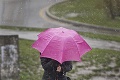 Meteorológovia varujú pred dažďom a silným vetrom: V týchto krajoch to bude najhoršie