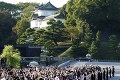Veľkolepý sprievod: Takto sa vozil Tokiom nový cisár
