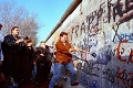 Bol symbolom rozdelenia Východu a Západu: Berlínsky múr padol pred 30 rokmi