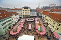 Vianočné trhy v Bratislave budú viac ekologické a prinášajú novinku: Na víno a cigánsku si postojíte vo dvoch radoch