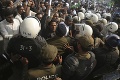 Patovú situáciu nevyriešili: Pakistanskí demonštranti žiadajú odstúpenie premiéra a nové voľby