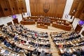 Nový návrh zákona o interrupciách v parlamente: Tlkot srdca bábätiek rozhádal lekárov aj politikov