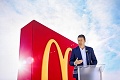 Riaditeľ McDonald´s odstúpil pre románik s podriadenou: Oželel miliónový plat pre lásku