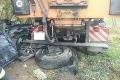 Zrážka nákladného auta s osobným si vyžiadala ľudský život: Cesta pri Giraltovciach je uzavretá