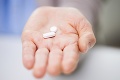Farmaceutický gigant kúpi firmu, ktorá vyrába sľubný liek na COVID: Pozoruhodné výsledky