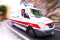 Neuveriteľná drzosť vodiča: Nemec preparkoval zasahujúcu sanitku aby si uvoľnil cestu