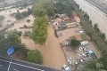 Záplavy na juhu Francúzska si vyžiadali tri obete: Starenku odniesol prúd vody