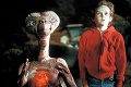 Predstaviteľ Elliota z kultového filmu o mimozemšťanovi skončil v cele: E. T., volaj právnika!