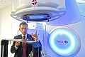 Onkologickí pacienti v Košiciach ako prví u nás dostali unikátny prístroj: Urýchľovač ožiari nádor s presnosťou do milimetra