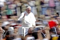 Pápež František je ekologický: Bude sa voziť na papamobile s vodíkovým pohonom