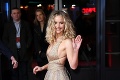 Jennifer Lawrence konečne ukázala zásnubný prsteň: Na ruke nosí obrovský diamant!