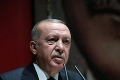 Turecký prezident Erdogan kašle na kritiku a svojim oponentom odkazuje: Nezastavíme sa!