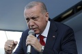 Erdogan: Turecko v severnej Sýrii prímerie nikdy nevyhlási a sankcií sa nebojí