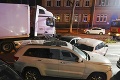 Policajti vyšetrujú náraz nákladiaku do vozidiel: Za vyčíňaním Sýrčana nemá byť terorizmus