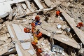 V Brazílii spadol obytný dom: Záchranári vytiahli dvoch mŕtvych, pod troskami uviazli ľudia
