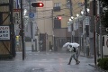 Smrtiaca apokalypsa v Japonsku: Ostrov Honšu bičovali naraz tajfún aj zemetrasenie