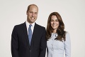 Briti sa smejú novej fotke rodinky Kate a Williama: Ten detail vám udrie do očí