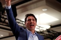 Predvolebné stretnutie v Kanade: Trudeau prišiel v ochrannej veste, sprevádzaný ozbrojenými ochrankármi