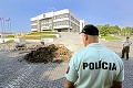 Polícia zadržala na východnom Slovensku lekára, obvinila ho z prijímania úplatkov