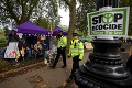 Rázny krok polície: V Londýne zadržali stovky klimatických demonštrantov